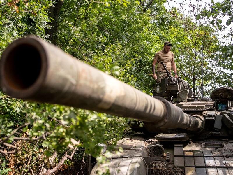 Генштаб: Сили оборони знищили понад 270 тис. окупантів, на трьох напрямках противник намагається прорвати оборону ЗСУ Генштаб Сили оборони знищили понад 270 тис окупантів на трьох напрямках противник намагається прорвати оборону ЗСУ