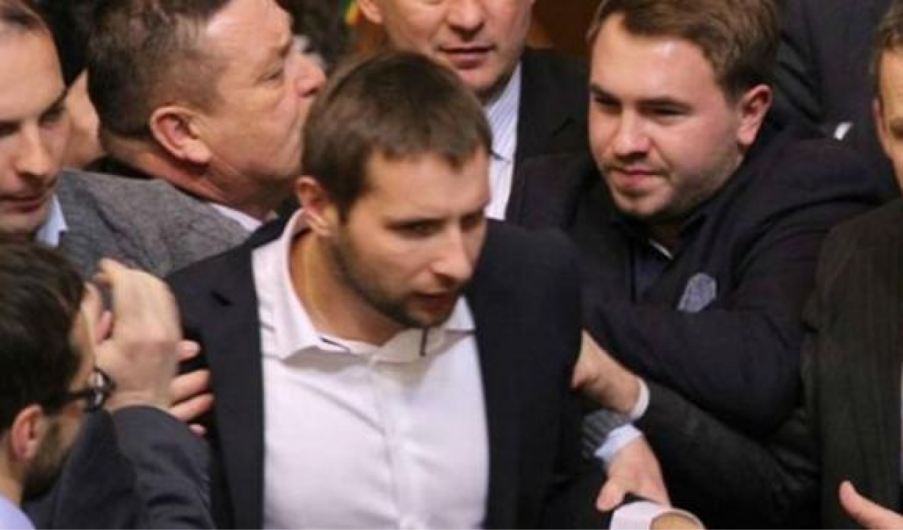 Парасюк-Бійка-у-Верховній-Раді