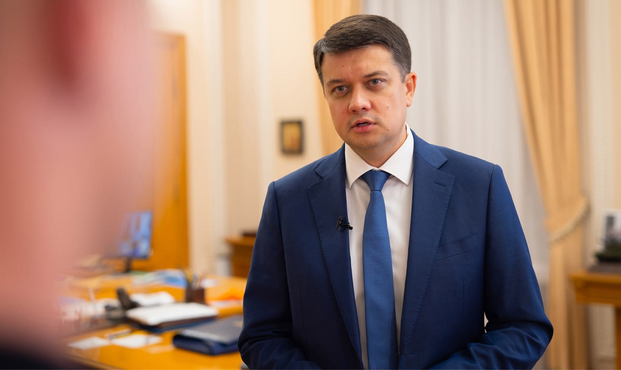 Разумков хоче зустрітися з фракцією "Слуга народу" Разумков-хоче-зустрітися-з-фракцією-Слуга-народу