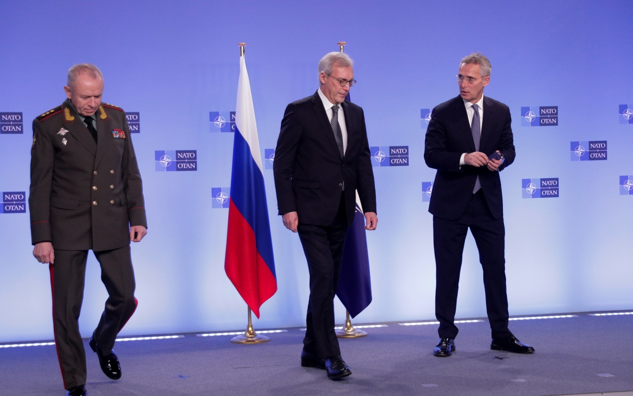 Росія і НАТО завершили переговори у Брюсселі щодо безпеки Росія-і-НАТО-завершили-переговори-у-Брюсселі-щодо-безпеки.-Вони-тривали-приблизно-чотири-години