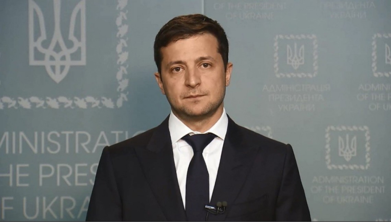 Зеленський назвав себе чеснішим за Порошенка президентом Зеленський-назвав-себе-чеснішим-за-Порошенка-президентом