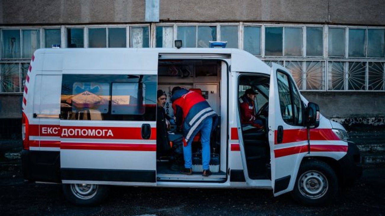 Окупанти обстріляли дитсадок та лікарню в селі Дарʼївка: відомо про четверо поранених Окупанти-обстріляли-дитсадок-та-лікарню-в-селі-Дарʼївка-відомо-про-четверо-поранених
